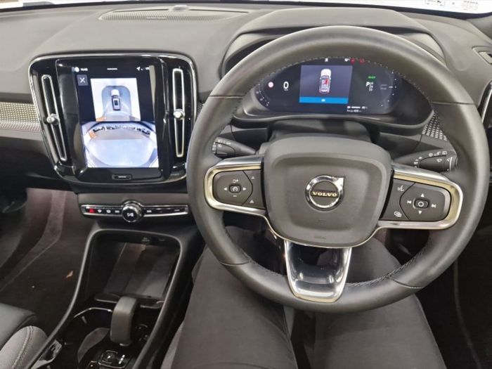 Volvo EX40 2025