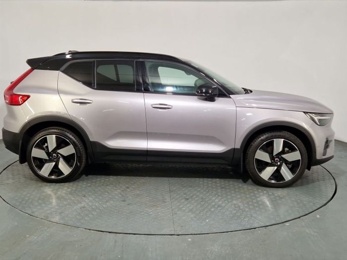 Volvo EX40 2025