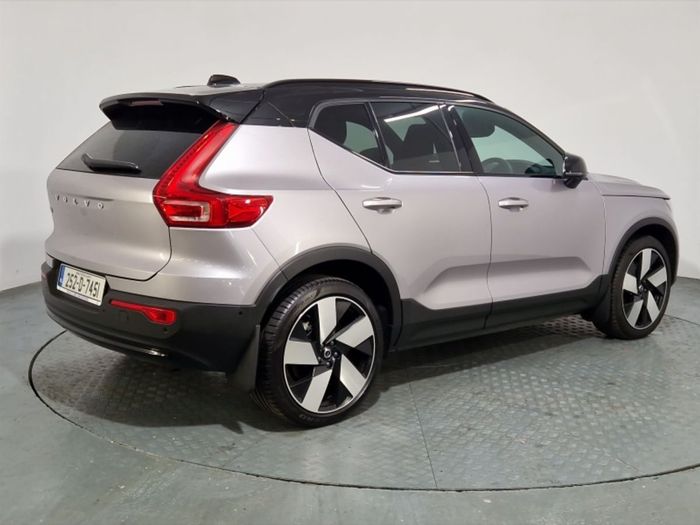 Volvo EX40 2025