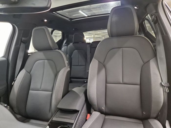 Volvo EX40 2025