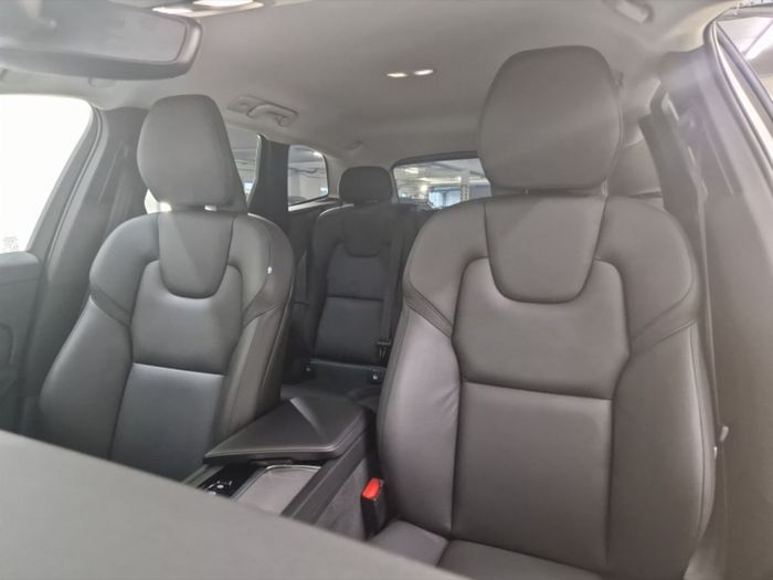 Volvo XC60 2022