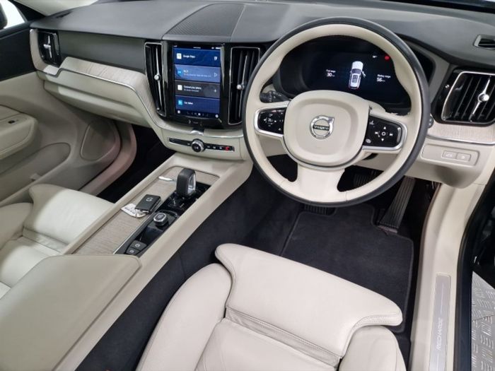 Volvo XC60 2023