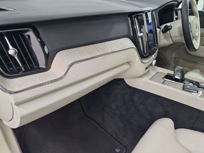 Volvo XC60 2023