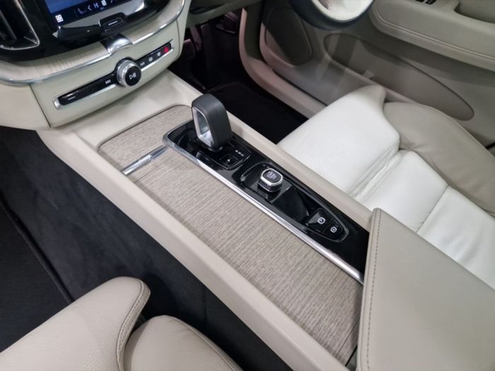 Volvo XC60 2023