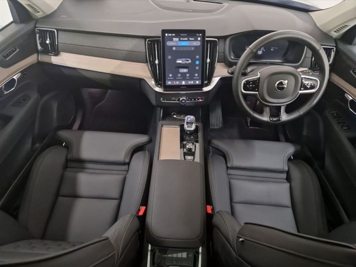 Volvo XC90 2025