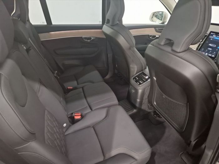Volvo XC90 2025