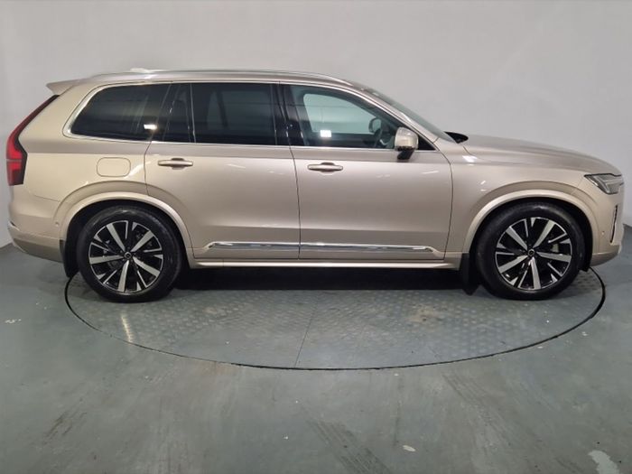 Volvo XC90 2025