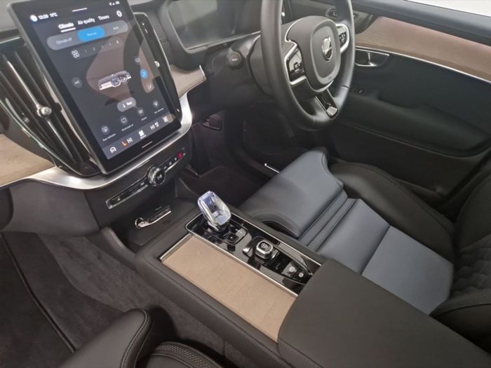 Volvo XC90 2025