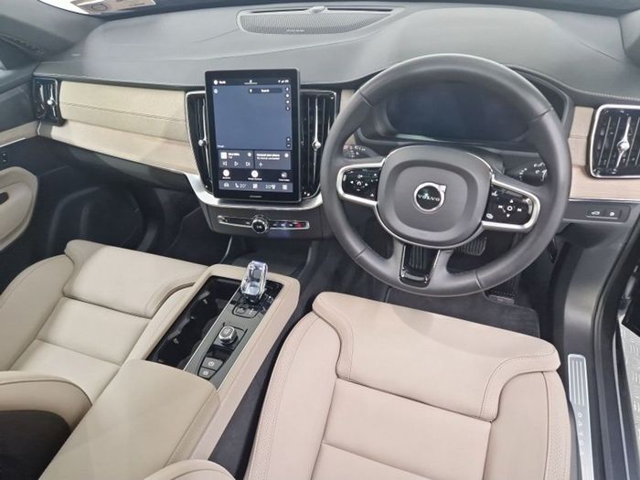 Volvo XC90 2025