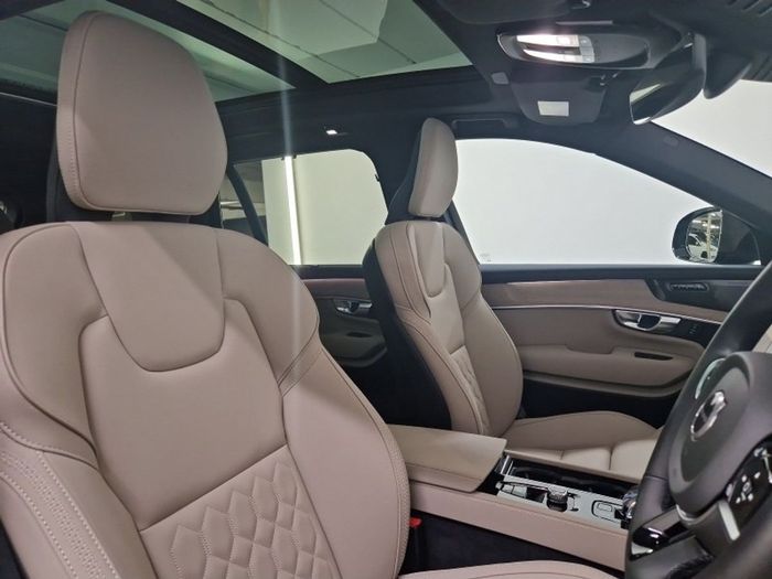 Volvo XC90 2025
