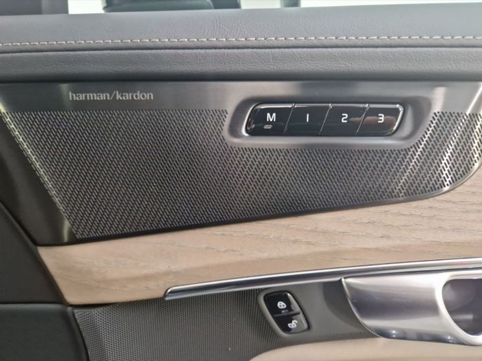 Volvo XC90 2025