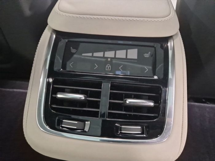 Volvo XC90 2025