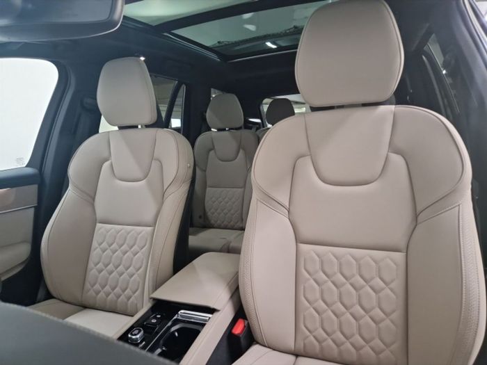 Volvo XC90 2025