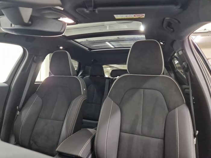 Volvo EX40 2025