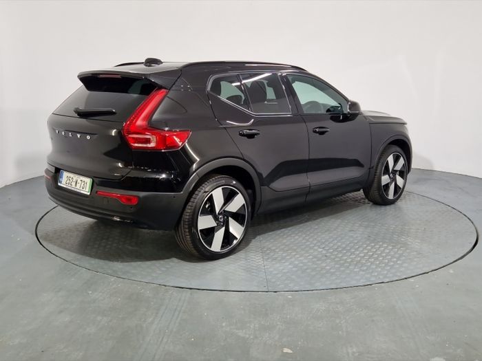 Volvo EX40 2025