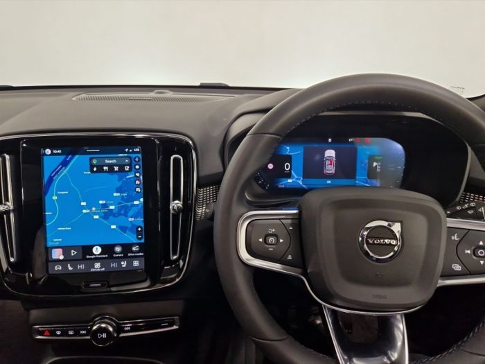 Volvo EX40 2025