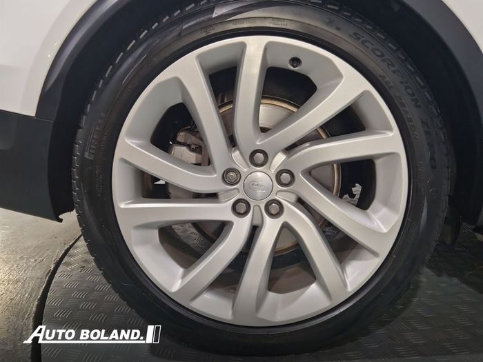 Land Rover Discovery 2023