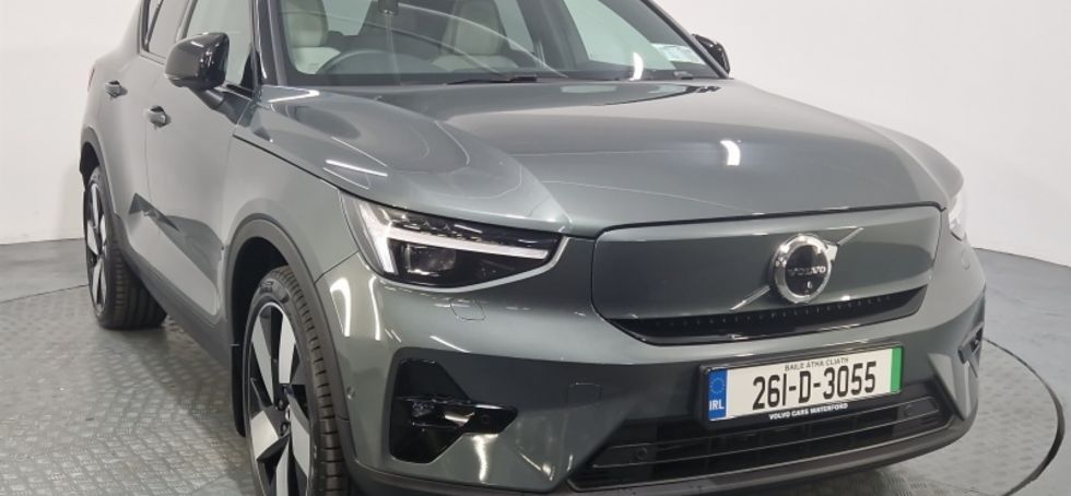 Volvo EX40 2026