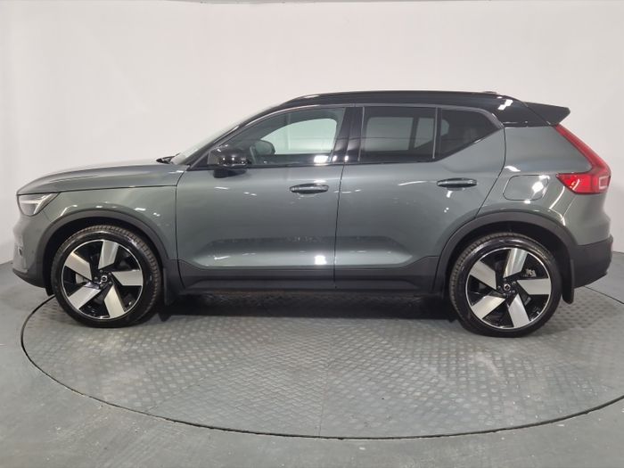 Volvo EX40 2026