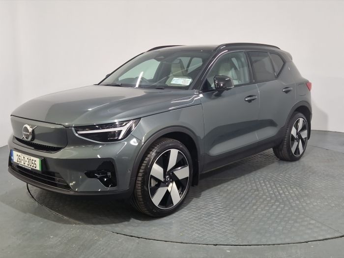 Volvo EX40 2026