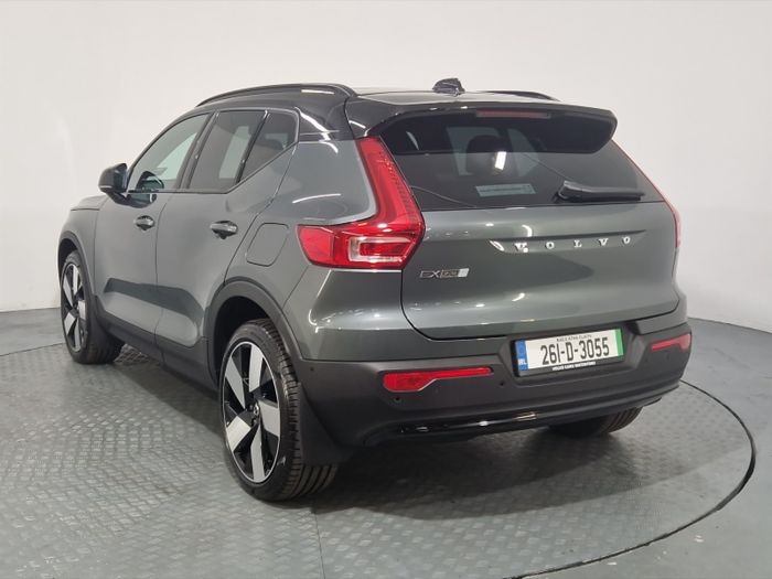 Volvo EX40 2026