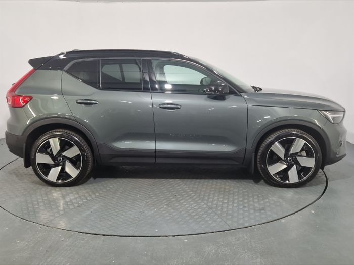 Volvo EX40 2026