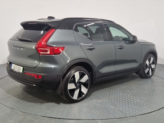 Volvo EX40 2026
