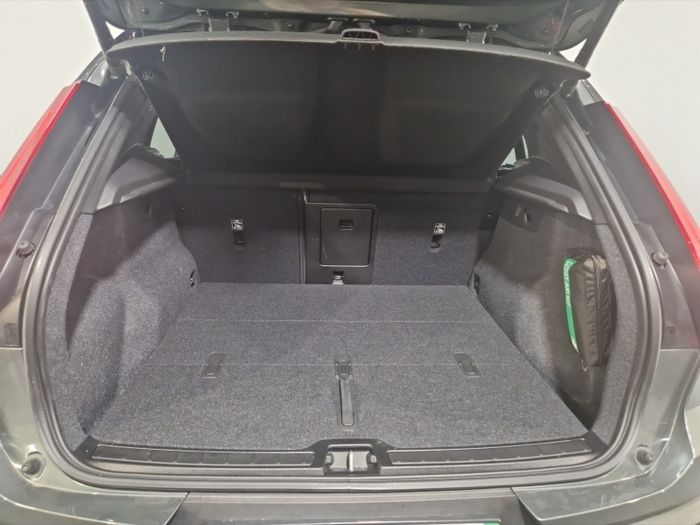 Volvo EX40 2026