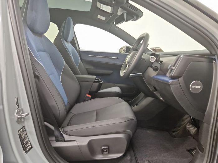 Volvo EX30 2024