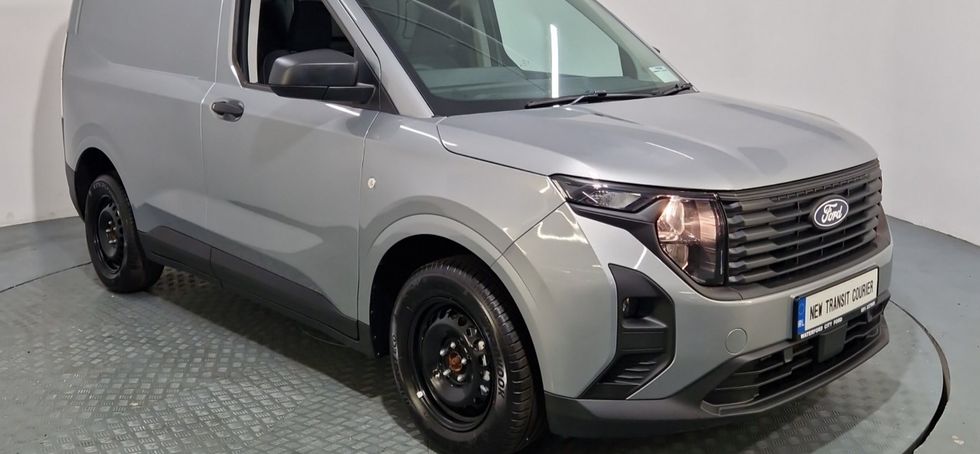 Ford TRANSIT COURIER 2026