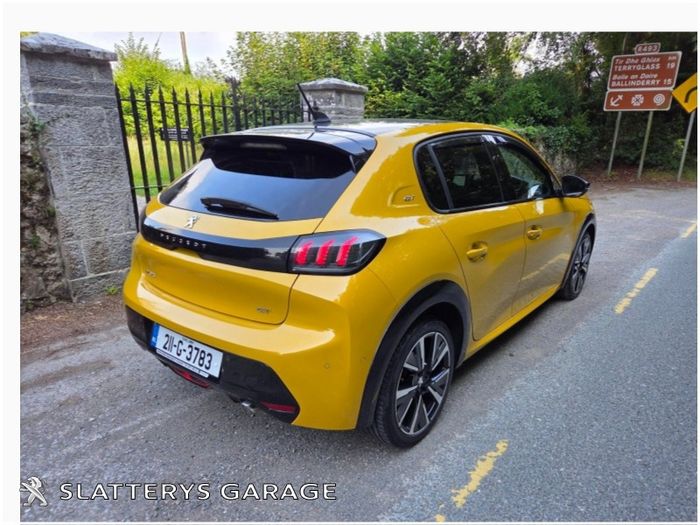 Peugeot 208 2021
