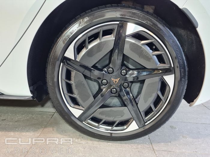 Cupra Born 2025