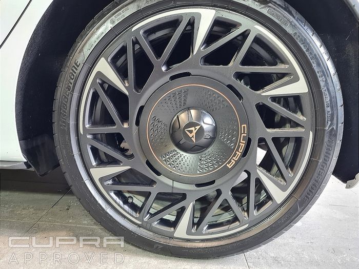 Cupra Born 2025