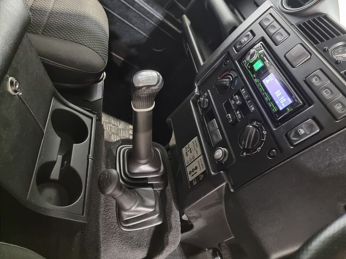 Land Rover Defender 2011