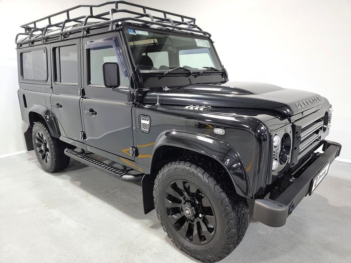 Land Rover Defender 2011