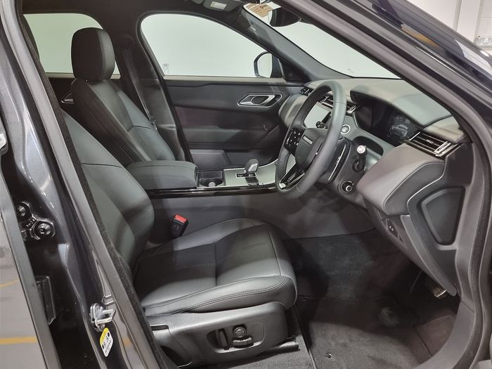 Land Rover Range Rover Velar 2026
