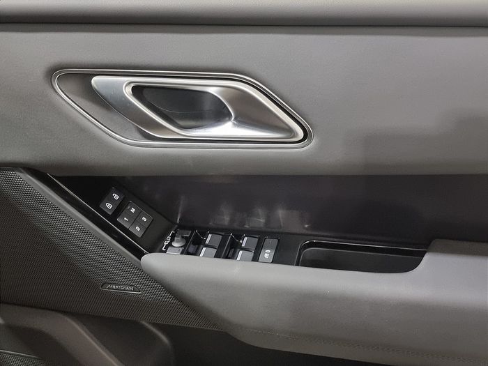 Land Rover Range Rover Velar 2026