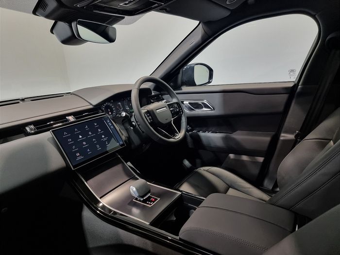 Land Rover Range Rover Velar 2026