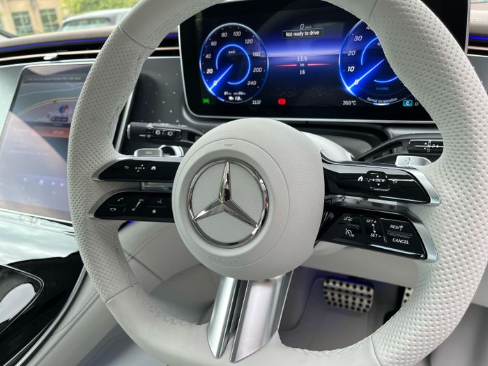 Mercedes-Benz EQE 2025