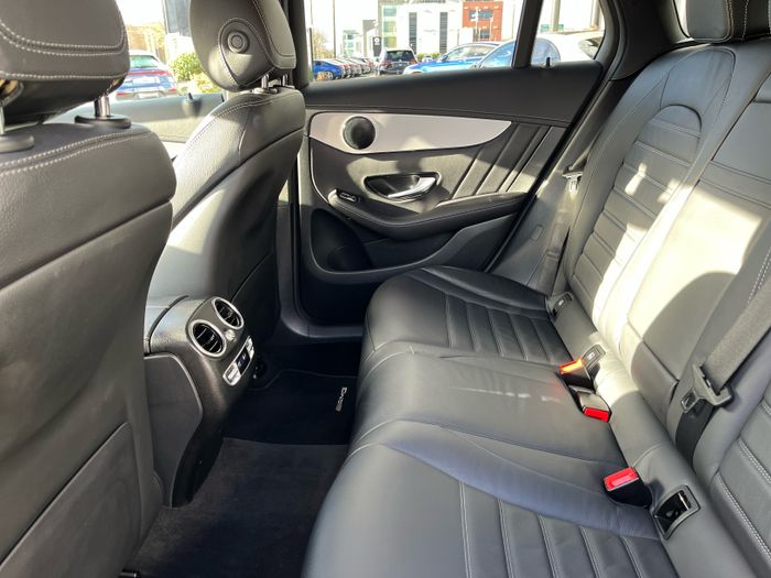 Mercedes-Benz GLC 2023