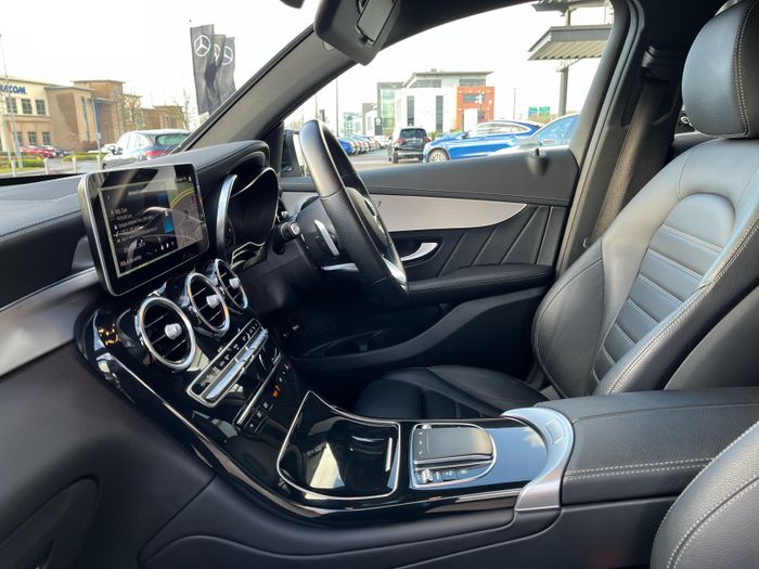Mercedes-Benz GLC 2023
