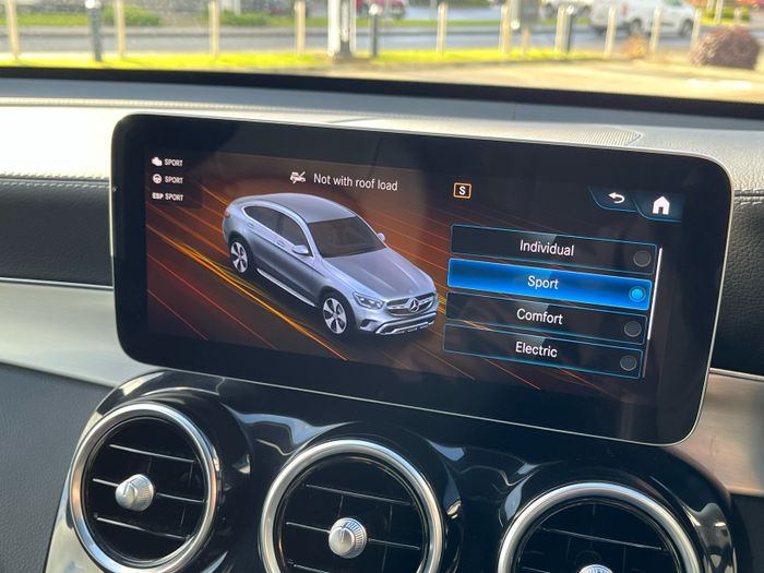 Mercedes-Benz GLC 2023
