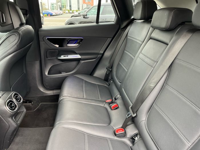 Mercedes-Benz GLC 2023