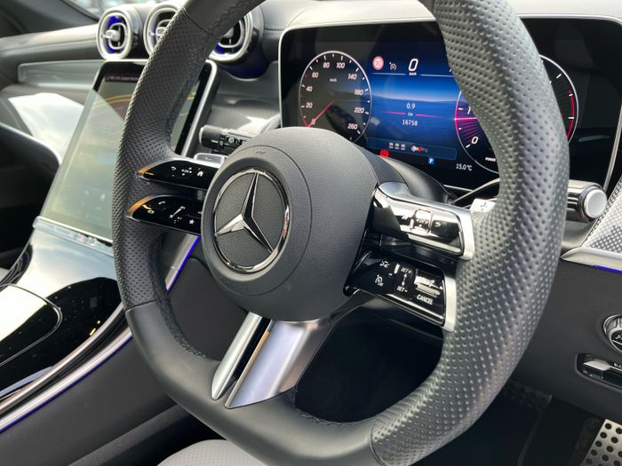 Mercedes-Benz GLC 2025