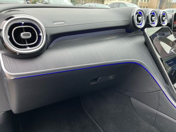 Mercedes-Benz C-Class 2025