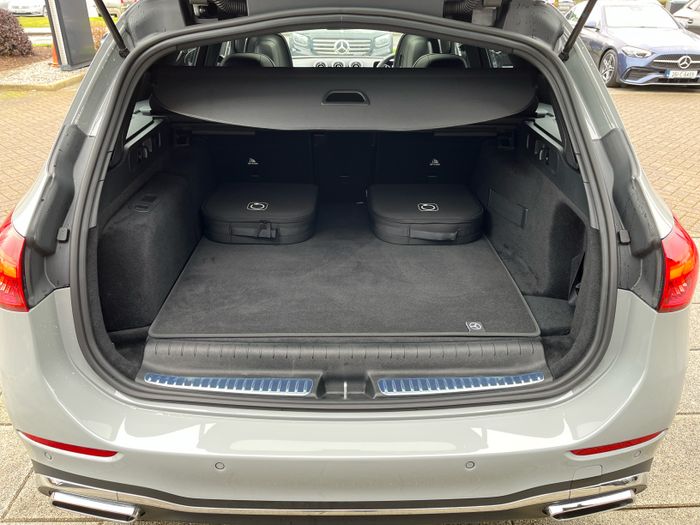 Mercedes-Benz C-Class 2025