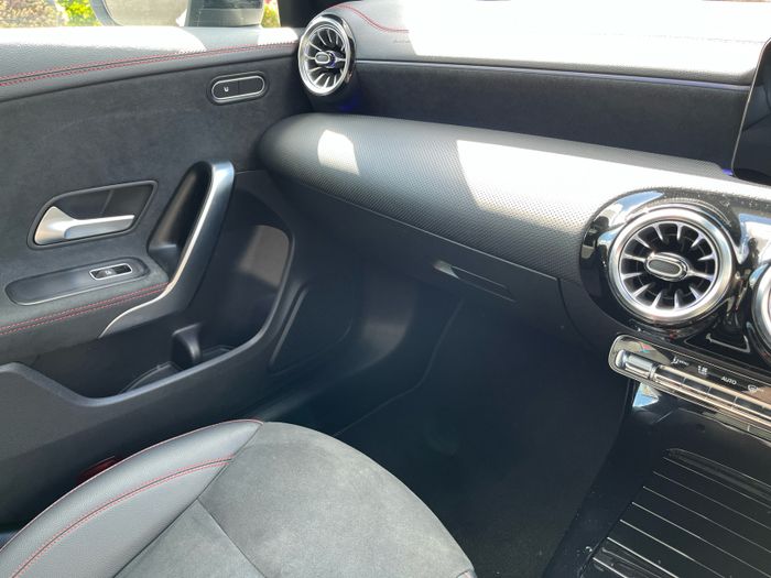 Mercedes-Benz CLA 2023