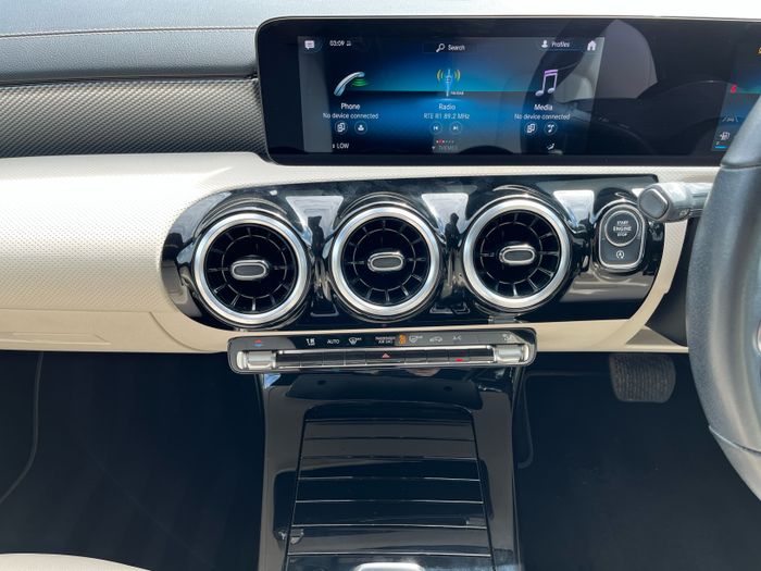 Mercedes-Benz CLA 2023