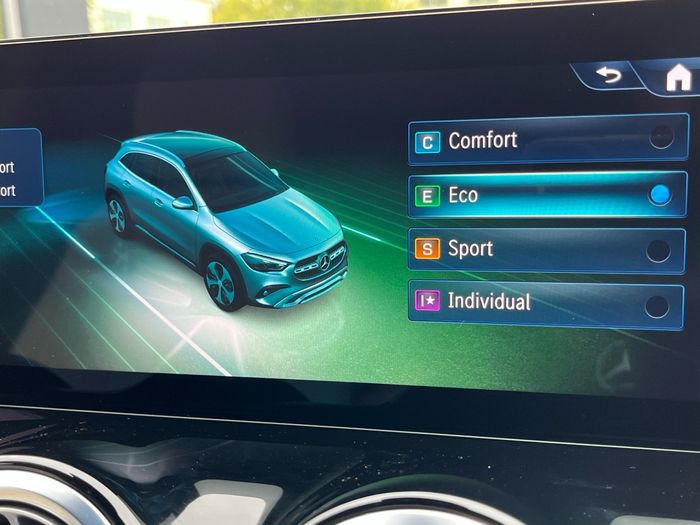 Mercedes-Benz GLA 2025