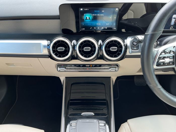 Mercedes-Benz GLB 2021